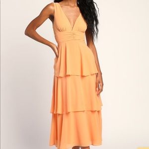 Lulus tiered midi dress small